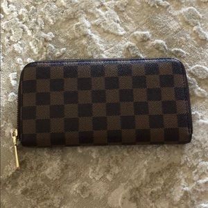 Checkered wallet